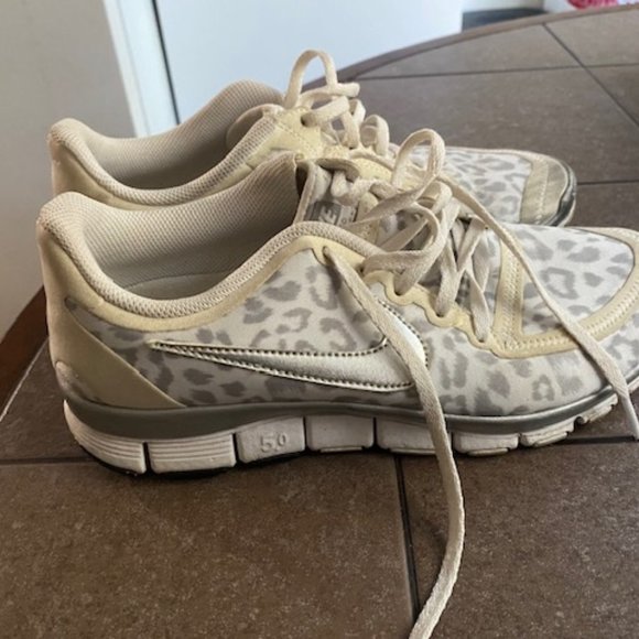 Nike Sneakers - Picture 2 of 3